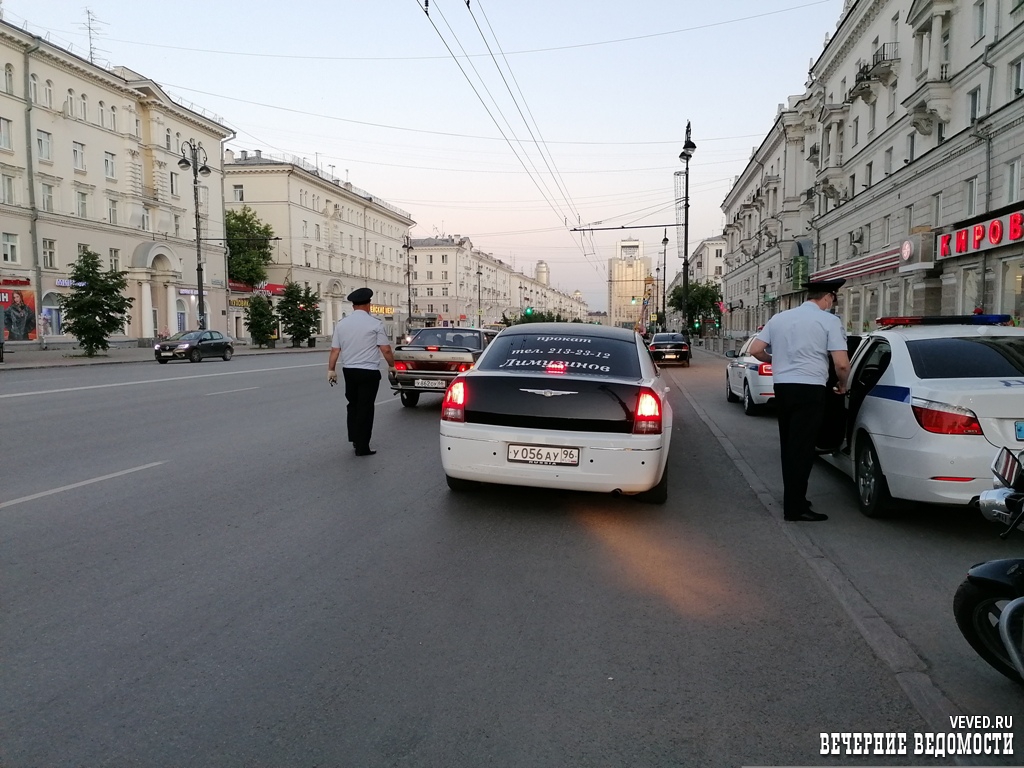 Инспекторы ДПС в Екатеринбурге наказали водителей за «рычащие» мотоциклы