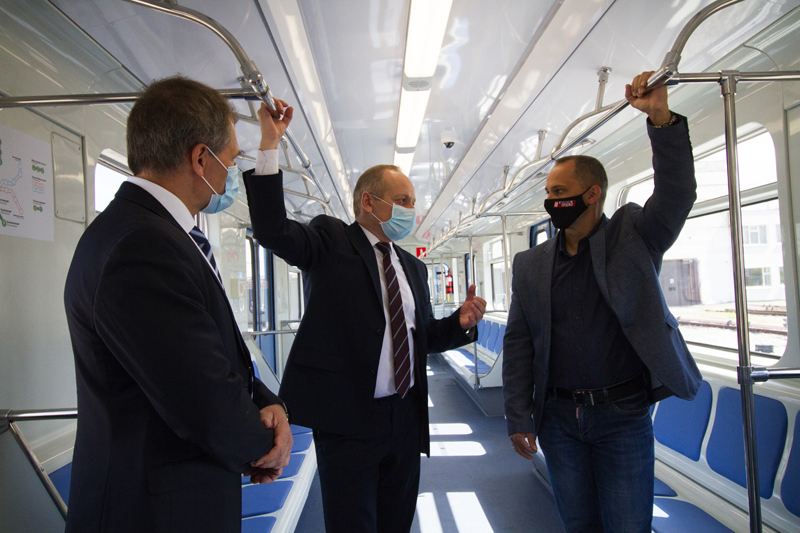 В Екатеринбурге вышли на линию обновленные составы метро