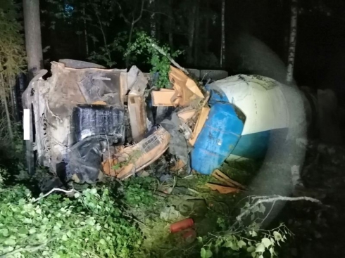 В Свердловской области опрокинулся бетоновоз, водитель погиб
