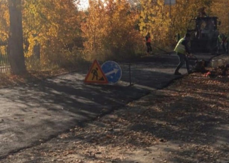 В Среднеуральске отремонтировали дорогу, на которую несколько месяцев жаловались местные жители