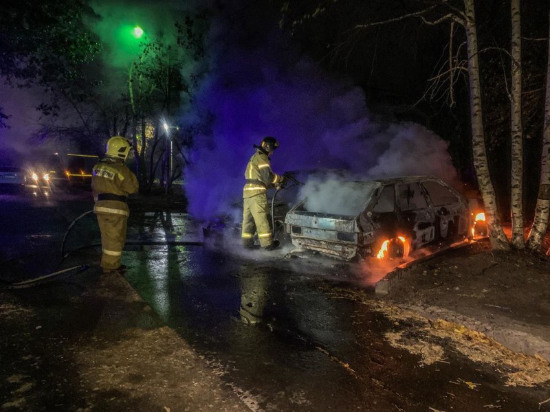 Этой ночью в Екатеринбурге сгорело три автомобиля