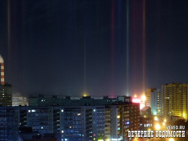Ледяные иглы вызвали редкое оптическое атмосферное явление в небе над Екатеринбургом