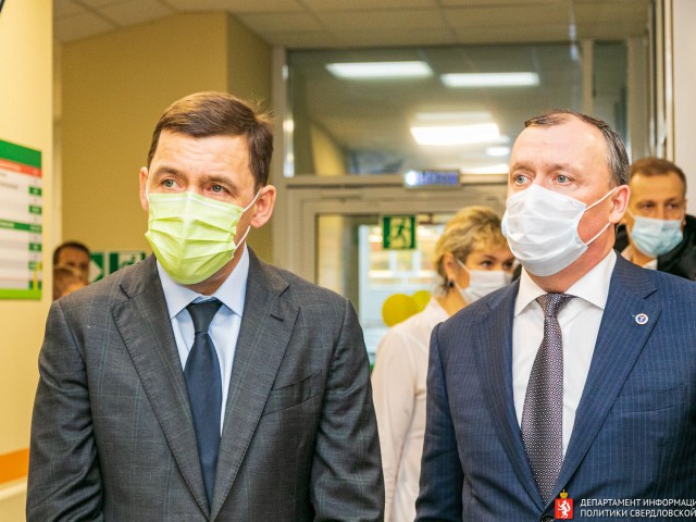 Куйвашев и Орлов посетили поликлинику-долгострой в Екатеринбурге. И вновь перенесли дату её открытия