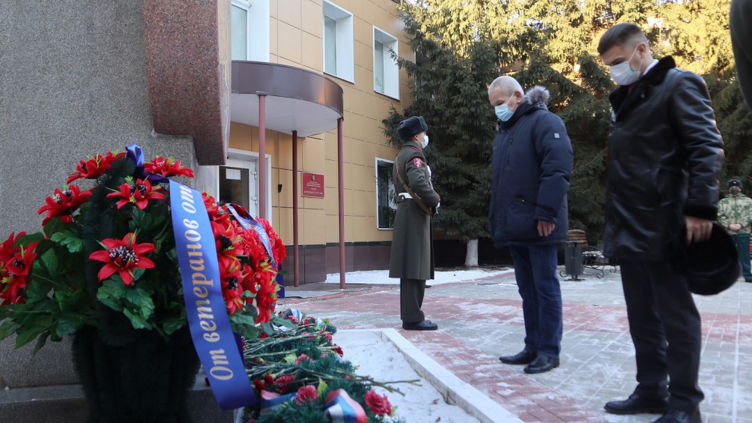 В Екатеринбурге установили мемориальную доску в память о погибшем офицере-контрразведчике
