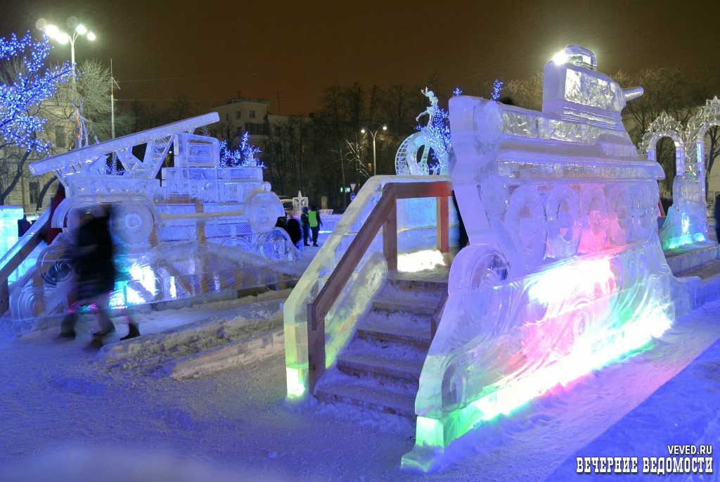 Декабре 2014 г. Якоби Иркутск ледяной городок. Горки на площади 1905 года Екатеринбург. Екатеринбург Ледовый городок 2014. Ледовый городок 2015 площадь 1905 года Екатеринбург.