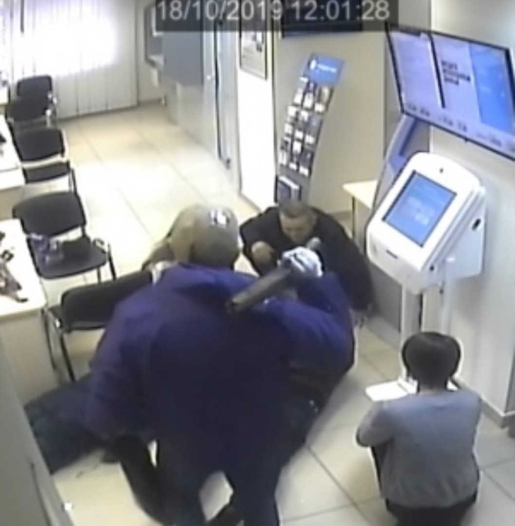 Нападение на банки. Ограбление банка в Екатеринбурге. Грабитель банка в Екатеринбурге.