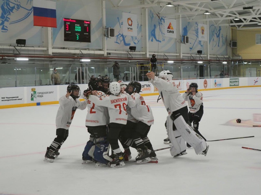 Юные спортсмены сразились за призы детского хоккейного турнира, посвященного памяти Александра Козицына