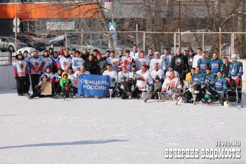 В Екатеринбурге состоялся хоккейный турнир в честь памяти известного полковника, возглавлявшего уральский СОБР