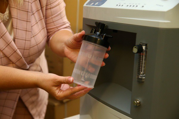 Больницам Свердловской области передали 300 кислородных концентраторов