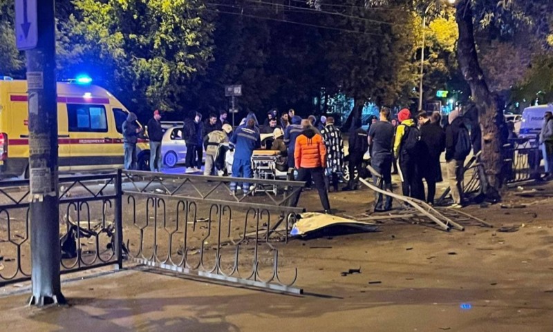 В Екатеринбурге на улице Малышева произошло массовое ДТП с одним пострадавшим