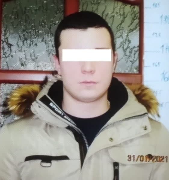 Суд в апелляции смягчил приговор екатеринбуржцу, бросившему дымовую шашку в ОМОН на акции Навального