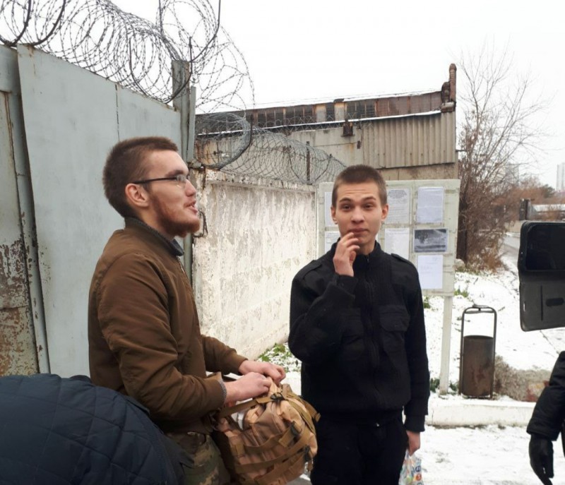 В Екатеринбурге трое лимоновцев вышли из спецприемника после 15 суток ареста