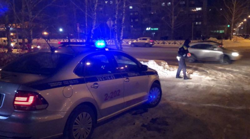 В Екатеринбурге водитель Renault сбил подростка, перебегавшего дорогу в неположенном месте