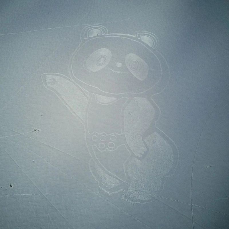 В Екатеринбурге на льду Нижне-Исетского пруда появилось изображение олимпийского мишки
