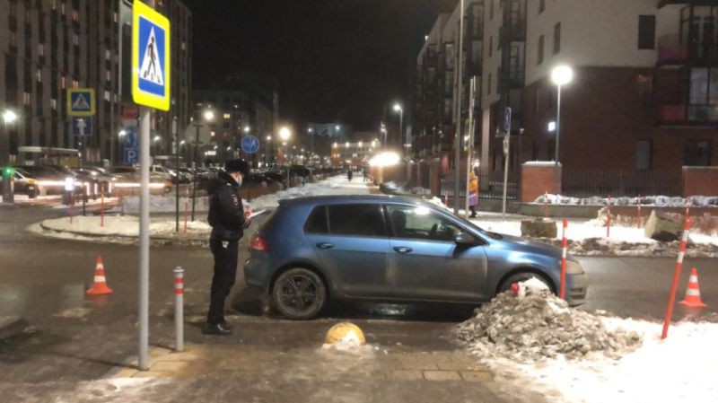 На пешеходном переходе в Екатеринбурге автомобиль сбил подростка