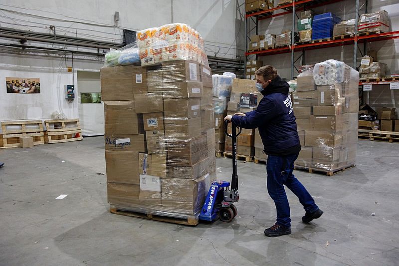 Из Екатеринбурга отправили еще 11 тонн гуманитарной помощи для беженцев из Донбасса