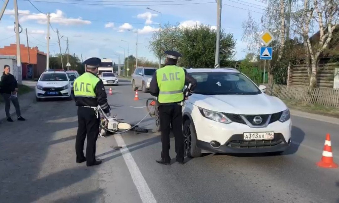 В Екатеринбурге 14-летний водитель питбайка пострадал в ДТП с автомобилем