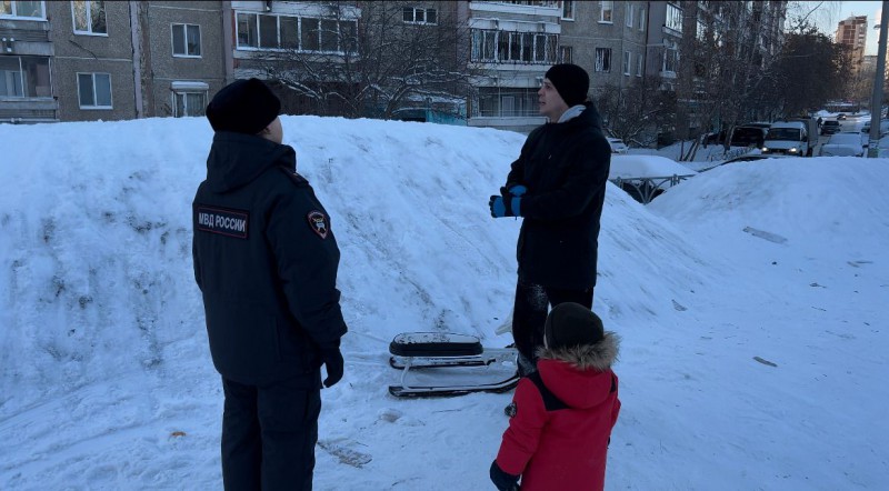 В столице Урала ликвидировали опасную детскую горку