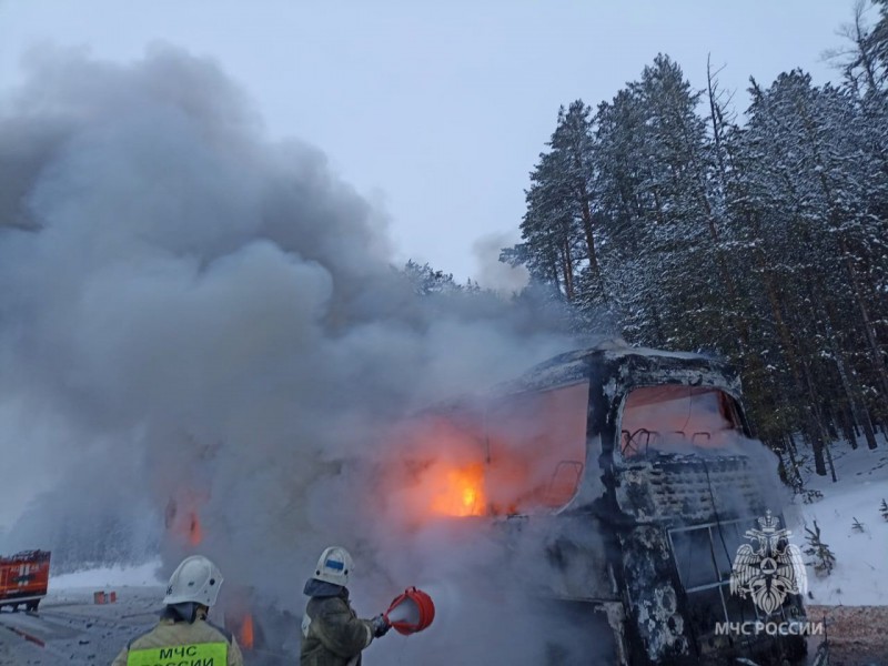 На Серовском тракте сгорел пассажирский автобус