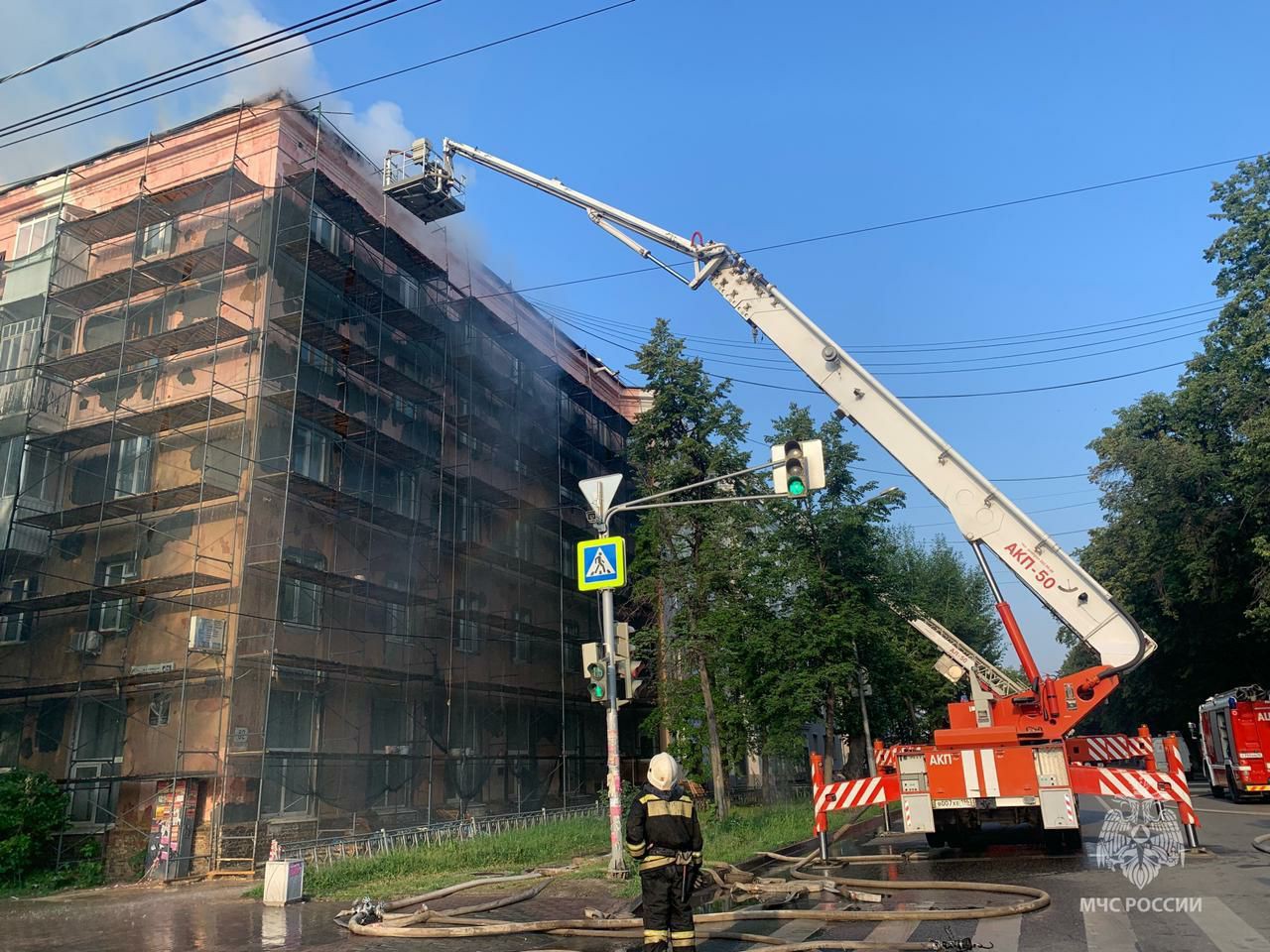 В пятиэтажке на улице Гагарина в Екатеринбурге произошел пожар » Вечерние  ведомости