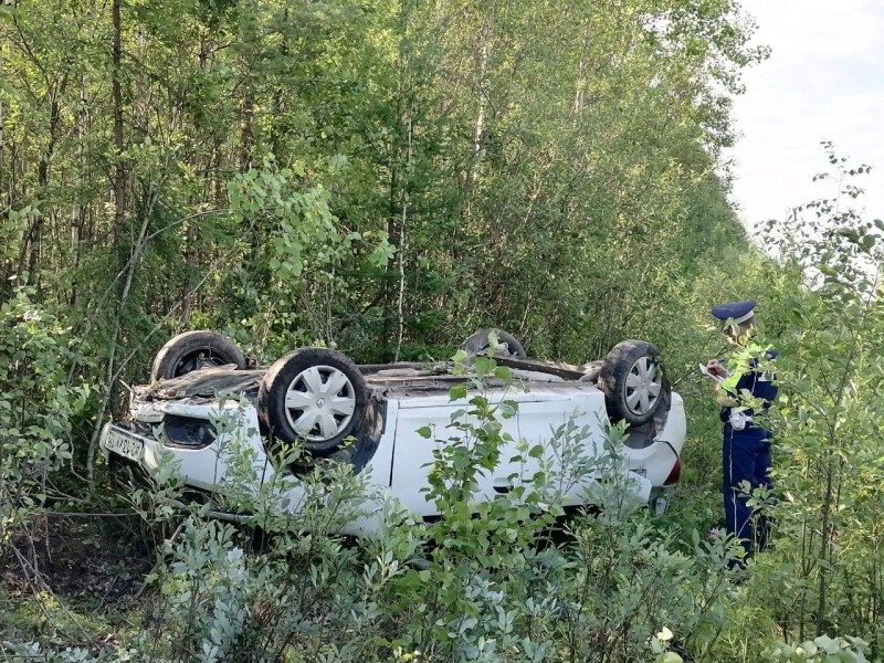 Водитель легковушки погиб при столкновении с пассажирским автобусом в Свердловской области