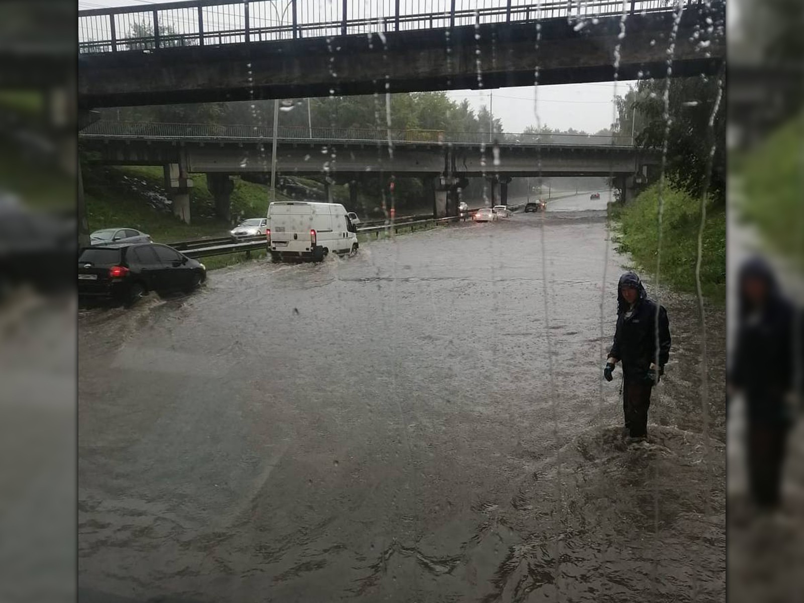 В столице Урала после ливня затопило несколько районов » Вечерние ведомости