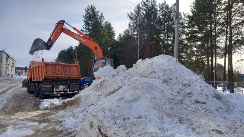 Свердловские госавтоинспекторы разыскивают опасные снежные горки