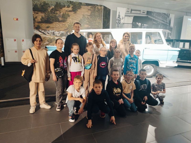 Школьники из Среднеуральска в Ночь музеев посетили музей «ХХ век АВТО»