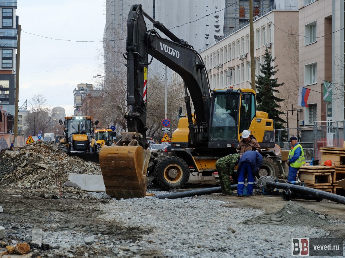 Из-за коммунальной аварии в Екатеринбурге на три дня закрывают улицу Мира
